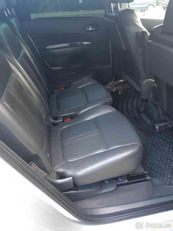 Peugeot 5008 1,6 - foto 3