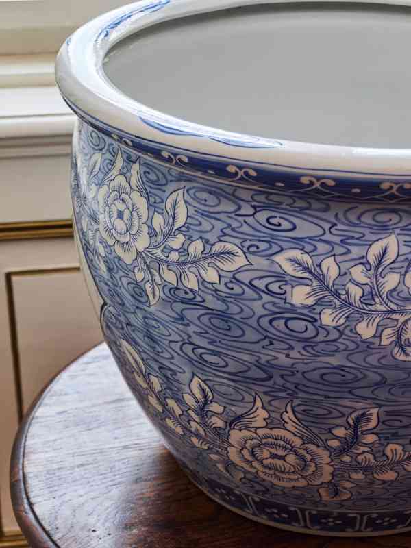 Čínský ručně malovaný porcelánový květináč – kobaltová modř - foto 3