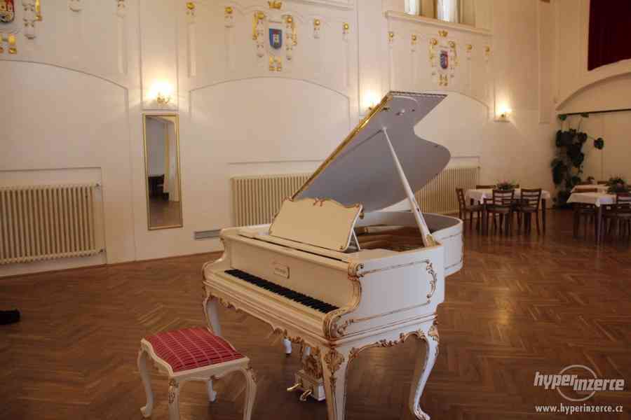 Luxusní klavír Petrof rokoko model IV, 174 cm - foto 5