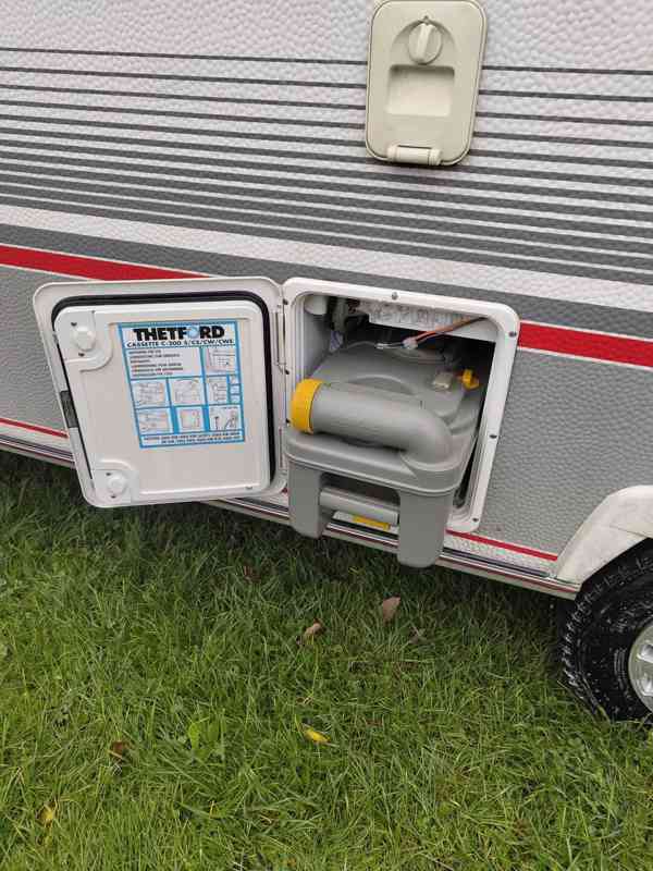 Karavan BEYERLAND Sprinter 460 CTV - foto 4