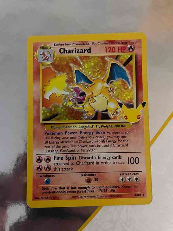 Charizard Base Set Celebrations - foto 1