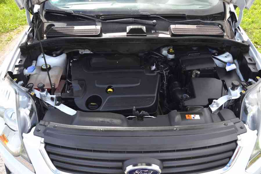 Ford Kuga 2.0 TDCi 103kW Champions Edition 4x4 - foto 17