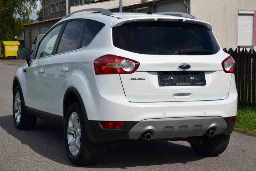 Ford Kuga 2.0 TDCi 103kW Champions Edition 4x4 - foto 2