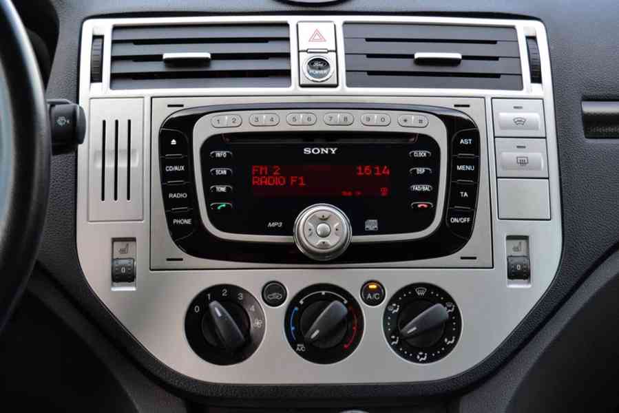 Ford Kuga 2.0 TDCi 103kW Champions Edition 4x4 - foto 9