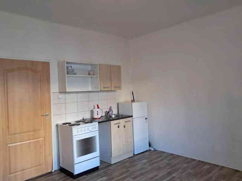 Pronájem bytu 1+kk 23 m² - foto 2