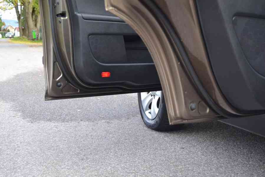 Škoda Yeti 1.2 TSI 77kW Ambition Xenon - foto 15