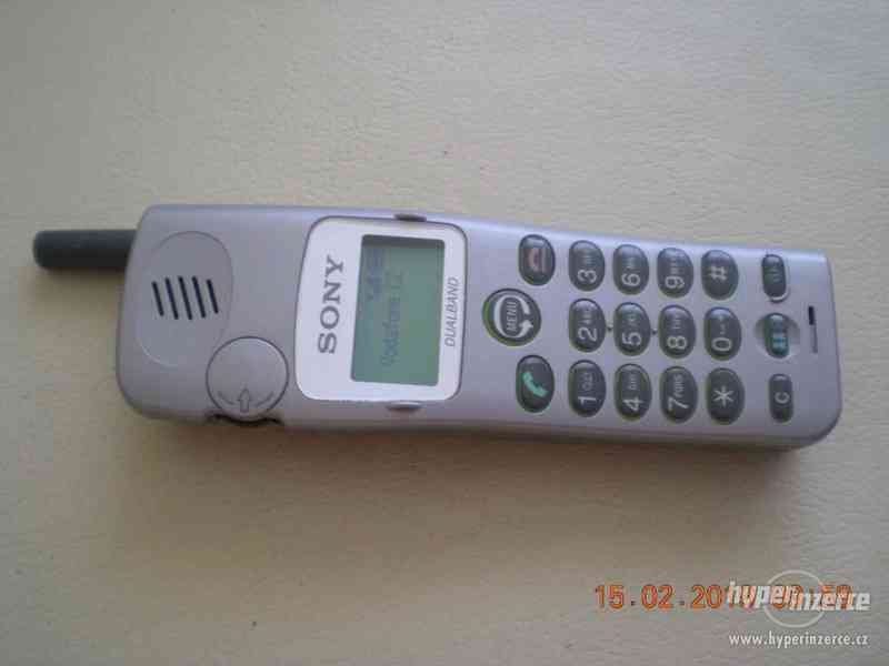 Sony CMD-CD5 - historické telefony z r.2001 od 100,-Kč - foto 3