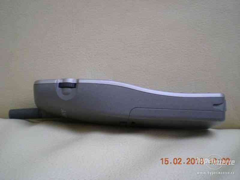 Sony CMD-CD5 - historické telefony z r.2001 od 100,-Kč - foto 7