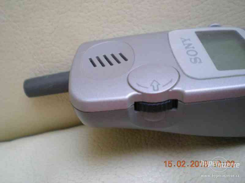 Sony CMD-CD5 - historické telefony z r.2001 od 100,-Kč - foto 8
