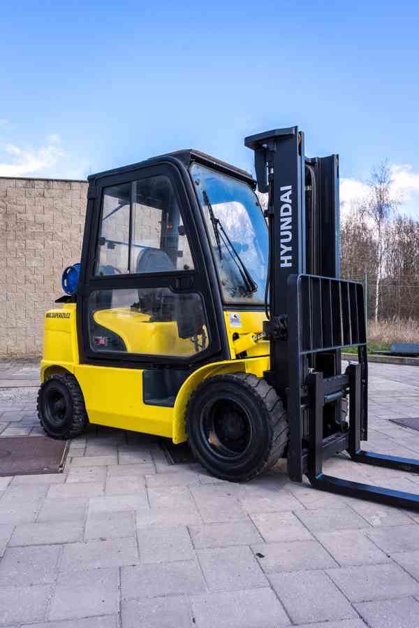 Vysokozdvižný vozík Hyundai 30L-7A - foto 1