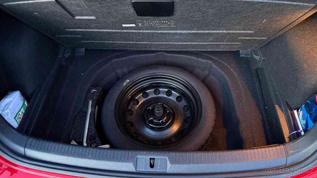 Volkswagen Golf 1,5   7 TSI BMT 96kW Hatchback - foto 17