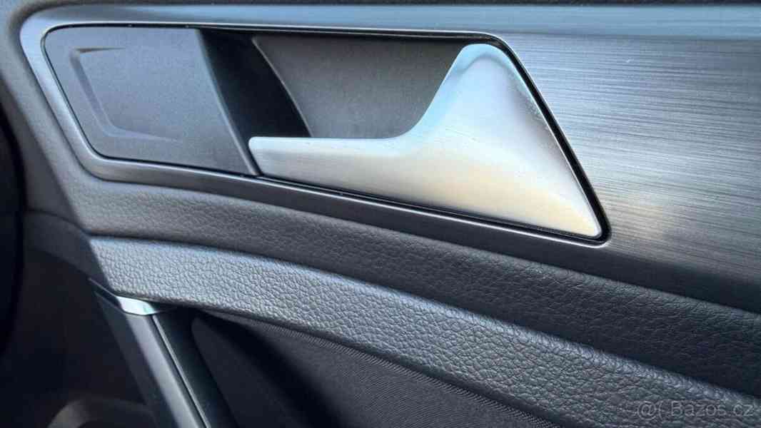 Volkswagen Golf 1,5   7 TSI BMT 96kW Hatchback - foto 7