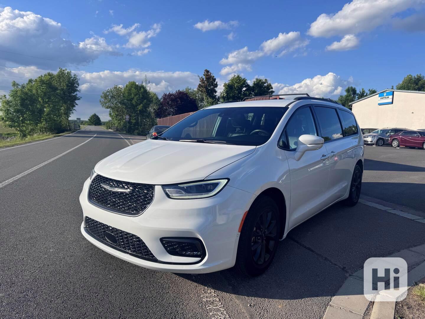 Chrysler Pacifica 3,6 RU Limited DVD Čočka 2021 - foto 1