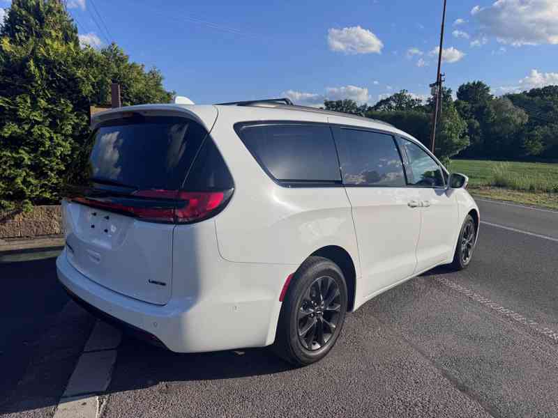 Chrysler Pacifica 3,6 RU Limited DVD Čočka 2021 - foto 4