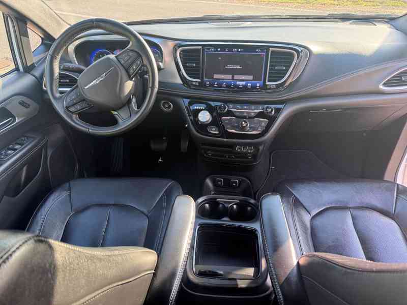 Chrysler Pacifica 3,6 RU Limited DVD Čočka 2021 - foto 11