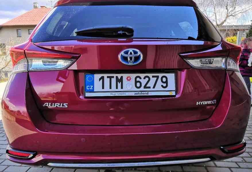 Toyota Auris 1,8 Hybrid TS 5WG Executive	 - foto 6