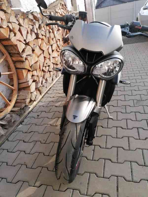 TRIUMPH STREET TRIPLE 765 RS - foto 12