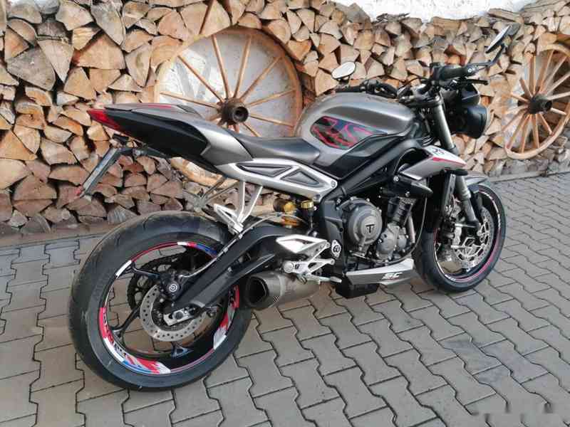 TRIUMPH STREET TRIPLE 765 RS - foto 3