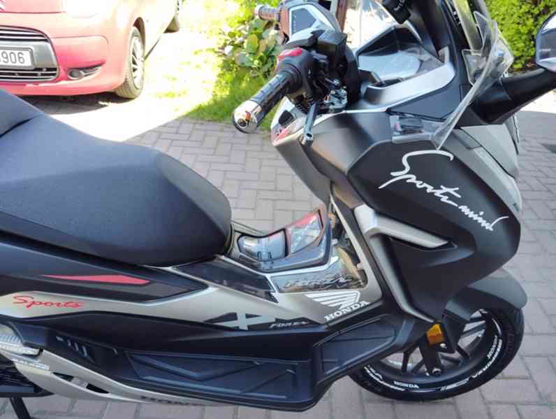 Honda Forza 300 (NF08) 2019-TOP stav,Tuning,včetně doplňků - foto 7