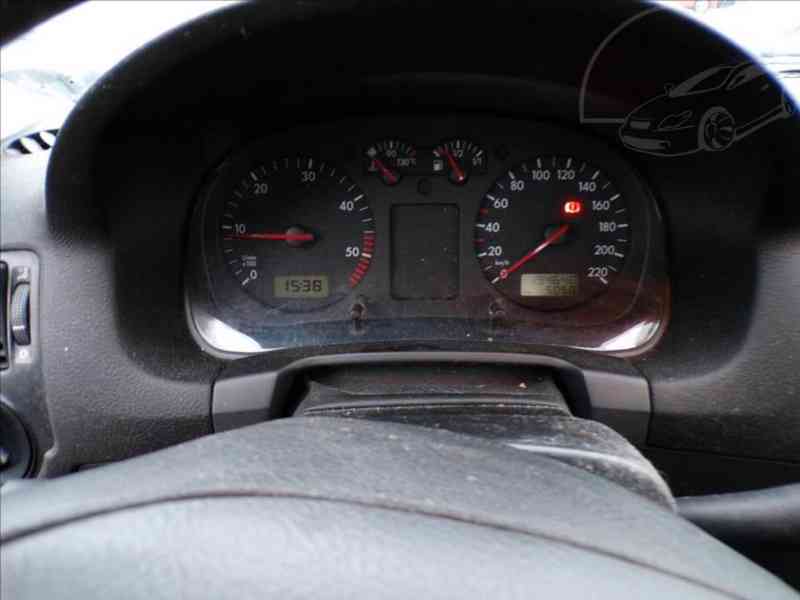 Volkswagen Golf 1,9 TDI 66kW - foto 5
