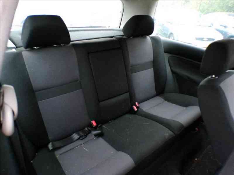 Volkswagen Golf 1,9 TDI 66kW - foto 9