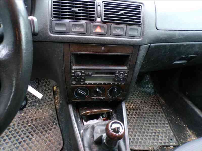 Volkswagen Golf 1,9 TDI 66kW - foto 6