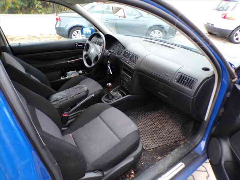 Volkswagen Golf 1,9 TDI 66kW - foto 10