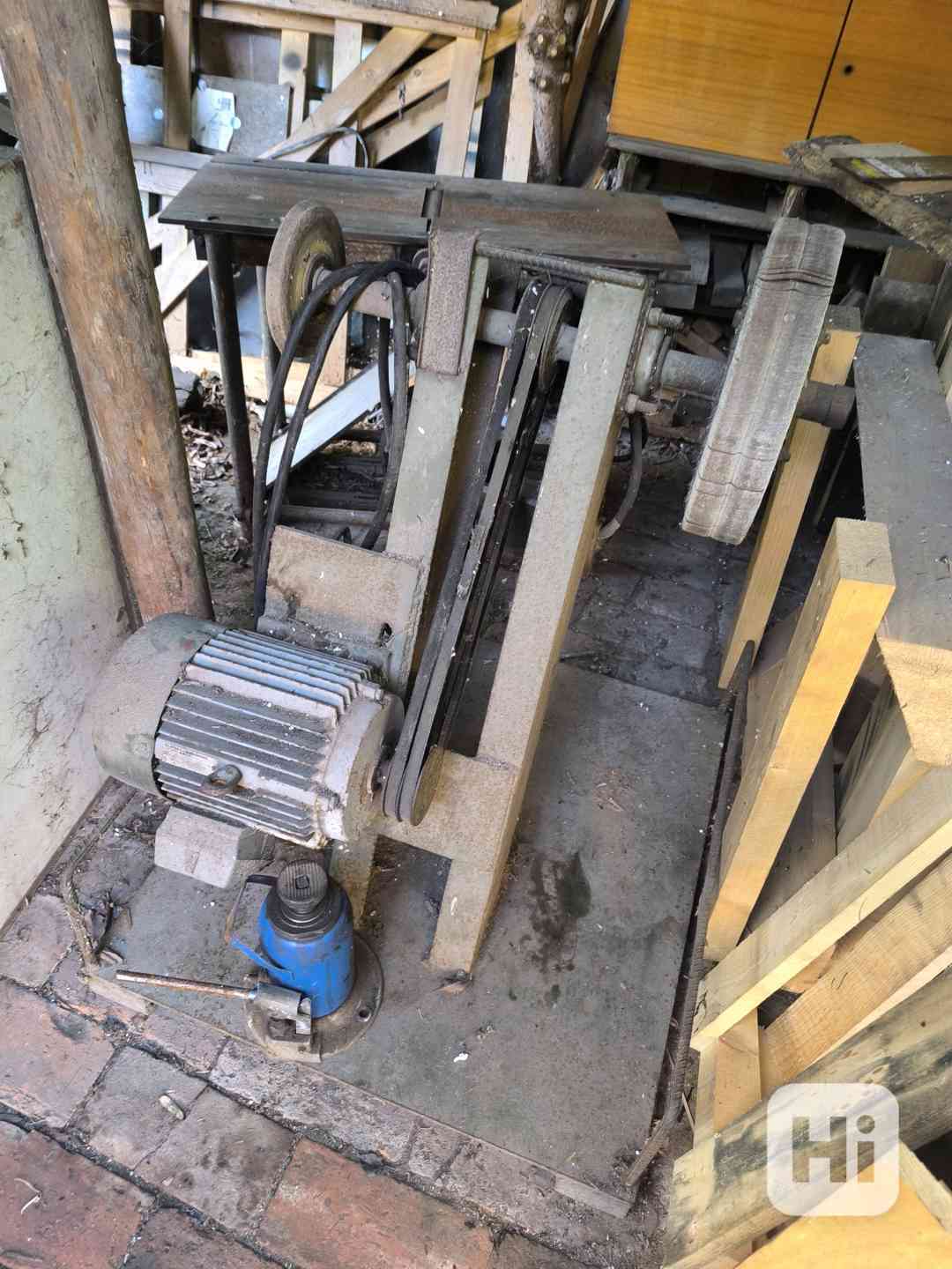 Leštící a brusný stroj nahradni brusné kotouče  - foto 1