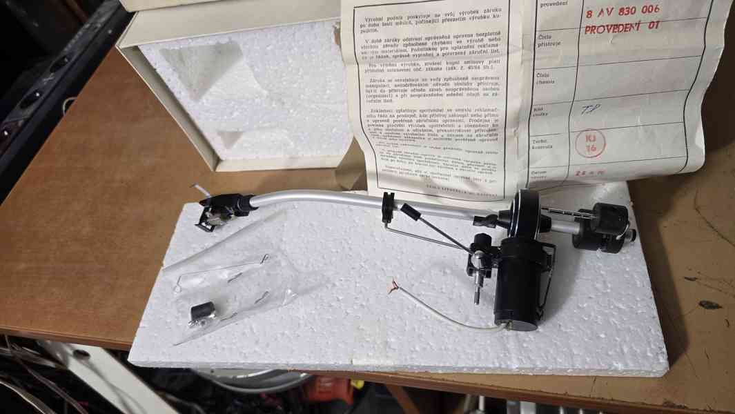 Nepoužité raménko gramofonu Tesla - typ P1101 - foto 2