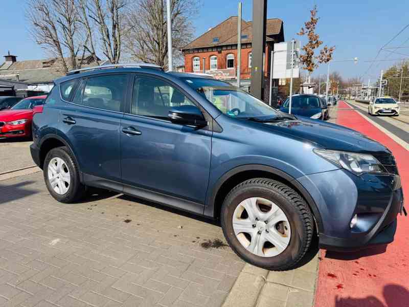 Toyota RAV 4 2,2D  Life nafta 4x4 110kw - foto 8