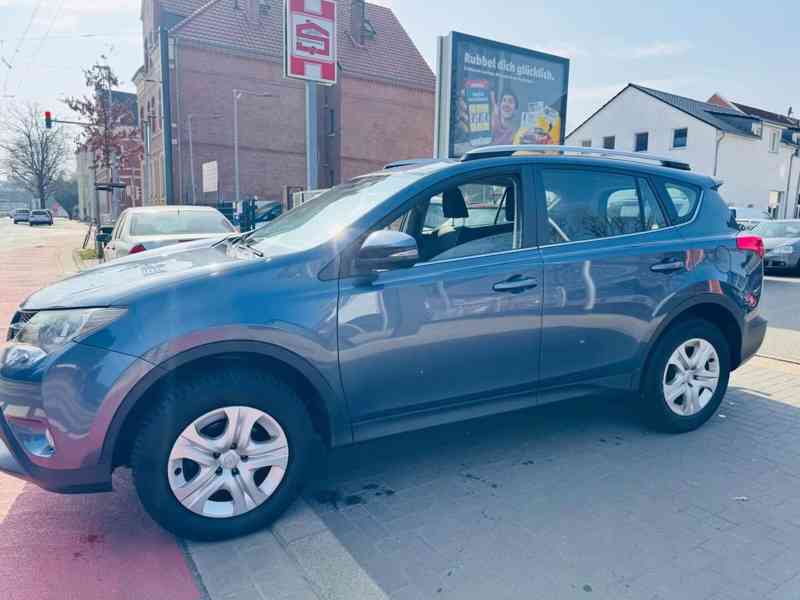 Toyota RAV 4 2,2D  Life nafta 4x4 110kw - foto 5