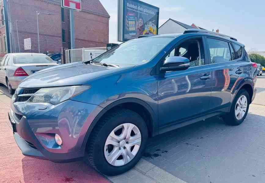 Toyota RAV 4 2,2D  Life nafta 4x4 110kw - foto 1