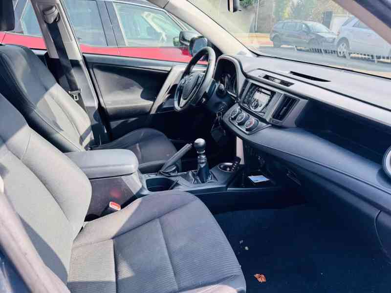 Toyota RAV 4 2,2D  Life nafta 4x4 110kw - foto 7