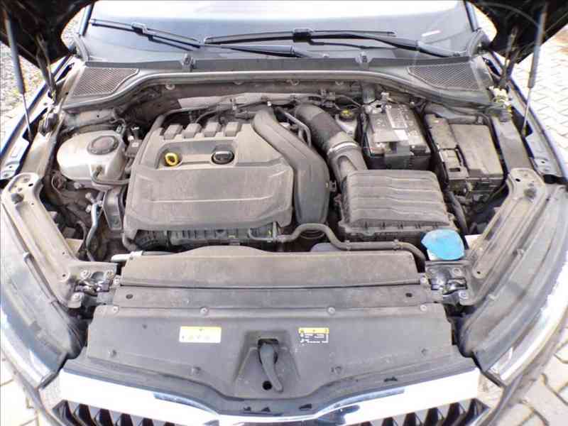 Škoda Octavia 1,5 TSI STYLE,1.MAJITEL,DPH - foto 17