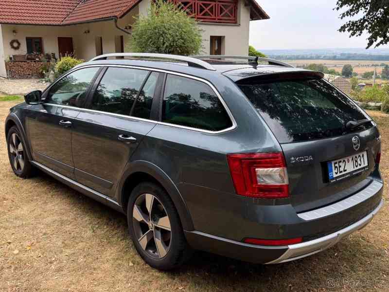 Škoda Octavia 2,0   Scout - foto 2