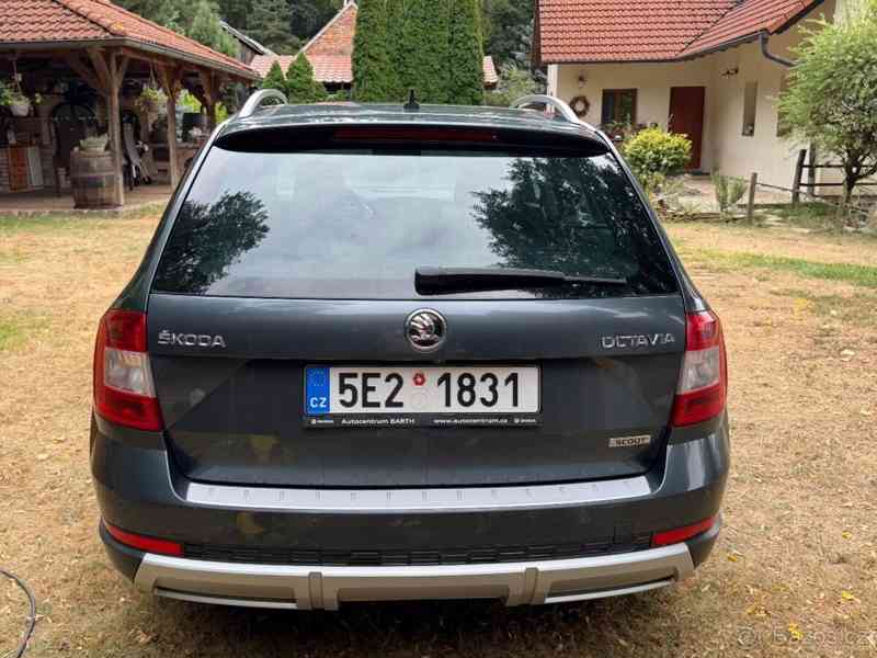 Škoda Octavia 2,0   Scout - foto 15