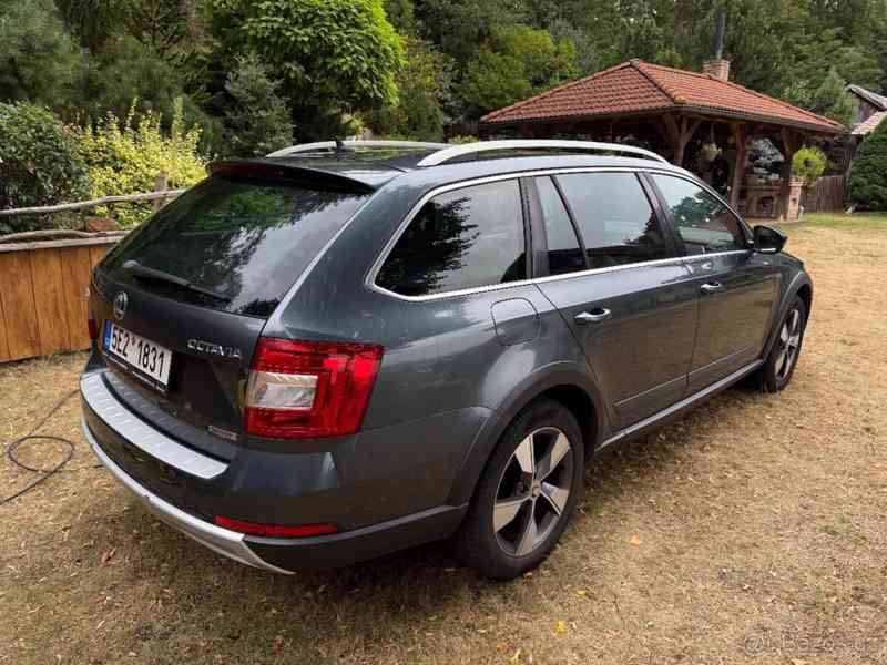 Škoda Octavia 2,0   Scout - foto 14