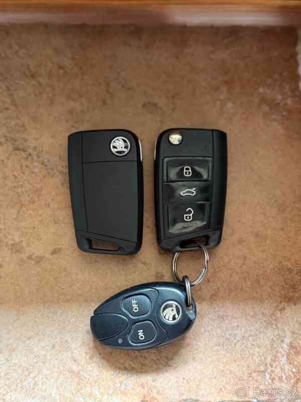 Škoda Octavia 2,0   Scout - foto 16