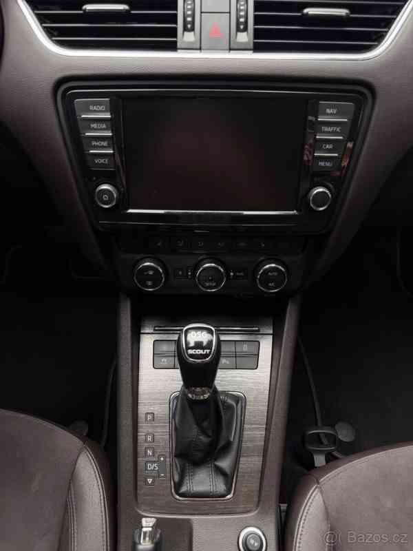 Škoda Octavia 2,0   Scout - foto 18
