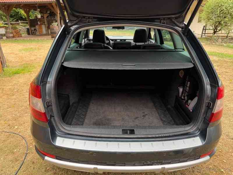 Škoda Octavia 2,0   Scout - foto 6