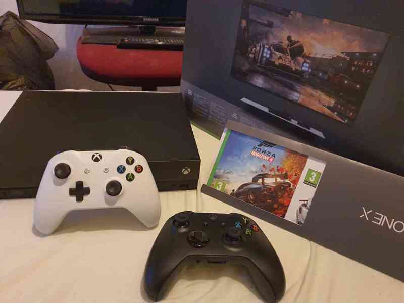 Xbox one X 2xovládač  - foto 1