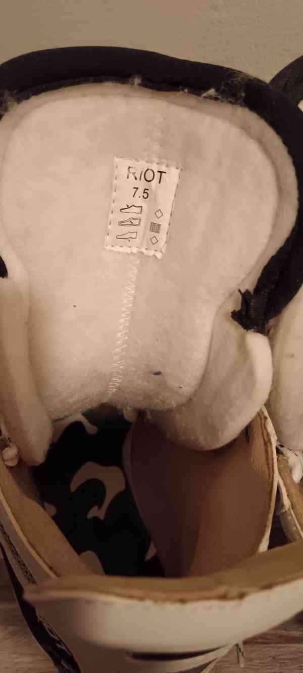 HOKEJOVE BRUSLE SBK - foto 5