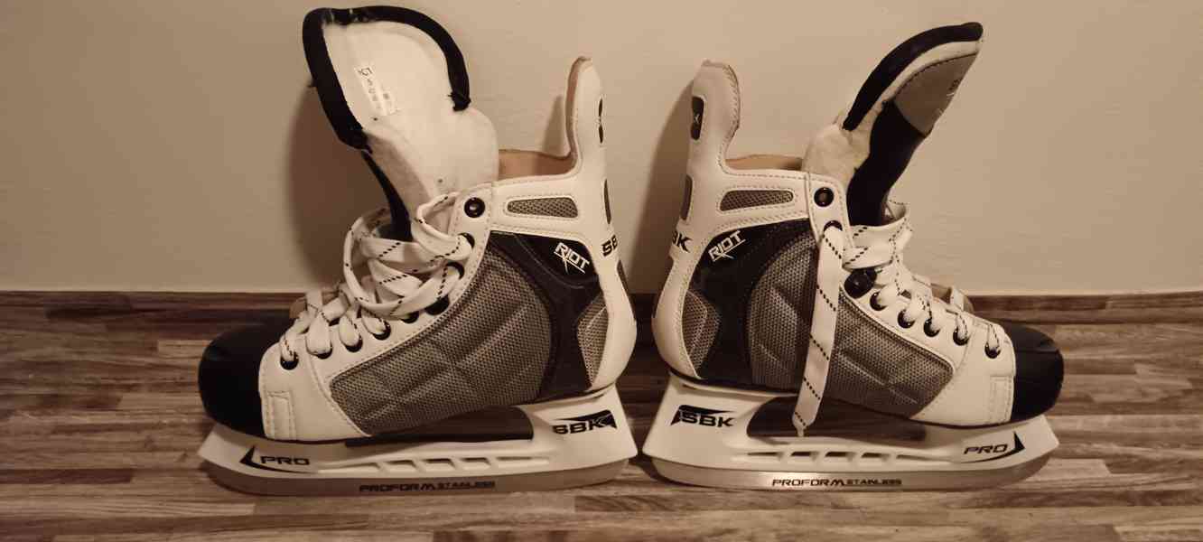 HOKEJOVE BRUSLE SBK - foto 2