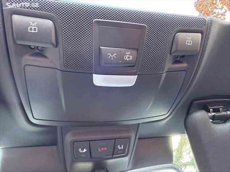 Mercedes-Benz Třídy C 2,2 220 d, 4Matic kabriolet - foto 16