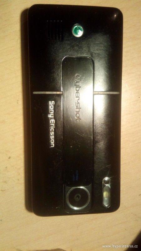 Prodám Sony Ericsson K770i - foto 3