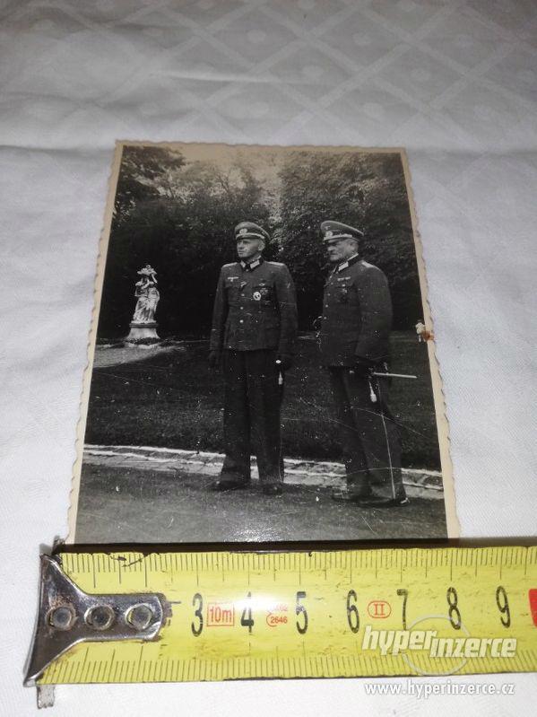 Důstojníci - Válečná fotografie z 2. světové války - foto 1