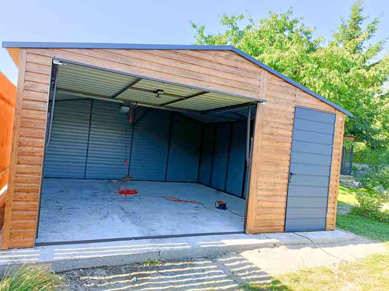 Plechová garáž 5m x 5m, sedlová střecha výklopná vrata TS234 - foto 2