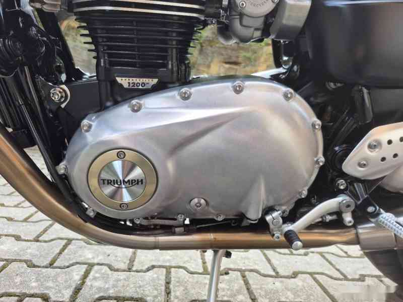 Triumph Thruxton 1200 R - TOP STAV 239.000,- Kč - foto 9