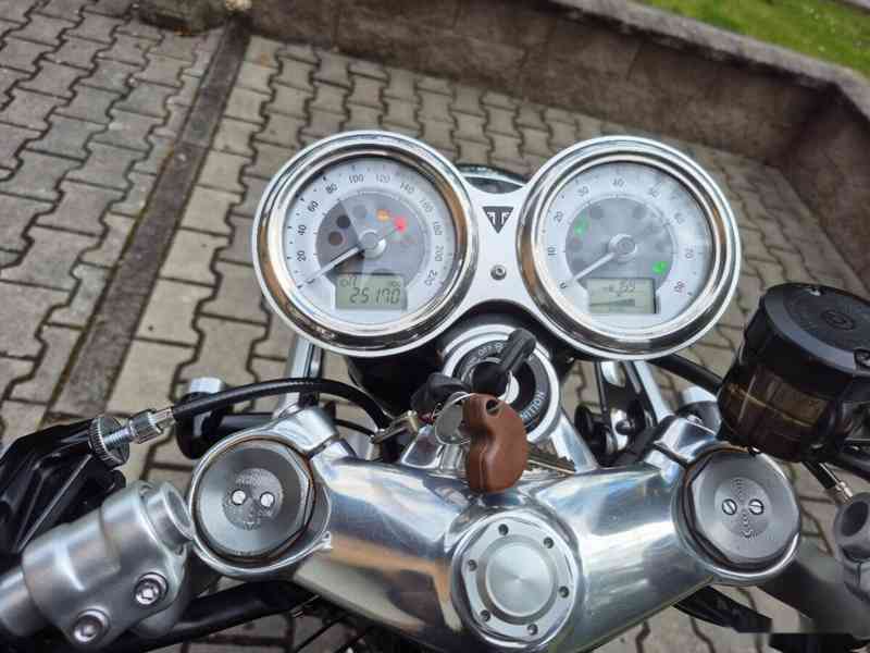 Triumph Thruxton 1200 R - TOP STAV 239.000,- Kč - foto 14