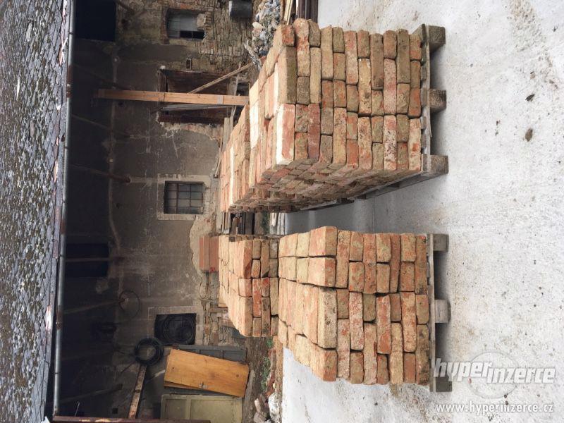 Prodám staré očištěné cihly - bazar - Hyperinzerce.cz